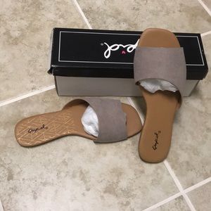 Qupid brand tan/grey flats size 7